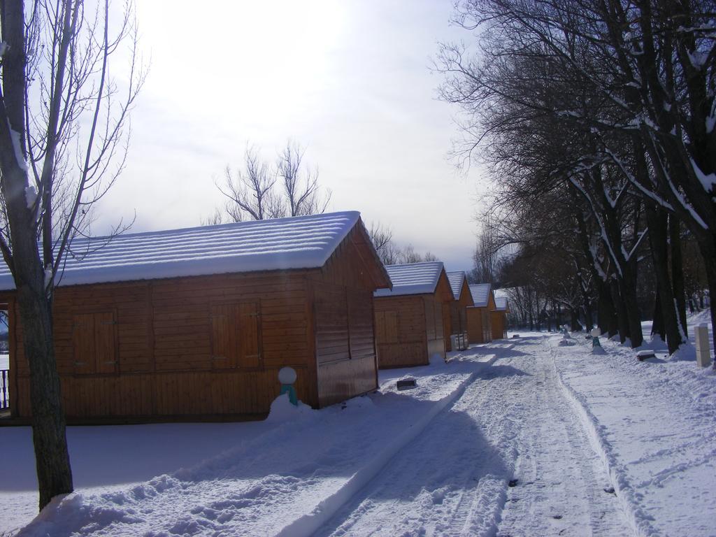 Camping La Motte Flottante La Freissinouse Exterior foto